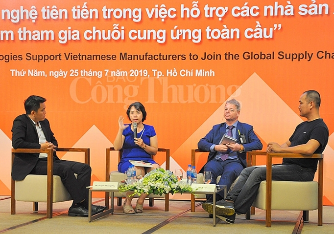 Các diễn giả cho rằng, để tham gia chuỗi cung ứng toàn cầu các DN Việt bắt buộc phải nâng cao chất lượng sản phẩm và tăng năng suất lao động thông qua đầu tư công nghệ, thiết bị và giải pháp thông minh hơn